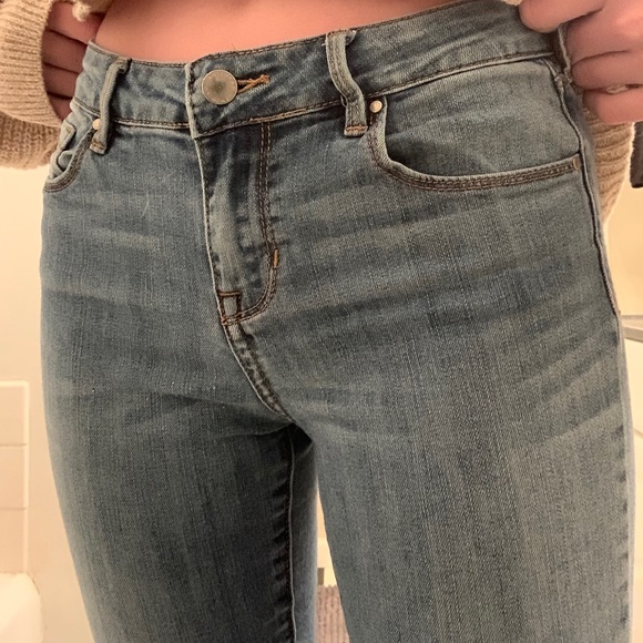 ✨Bullhead Mid Rise Skinny Jeans ✨ - Picture 13 of 13